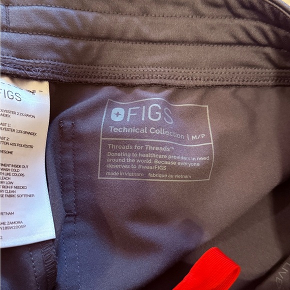 Figs Charcoal Scrub Top - MP - Picture 4 of 8